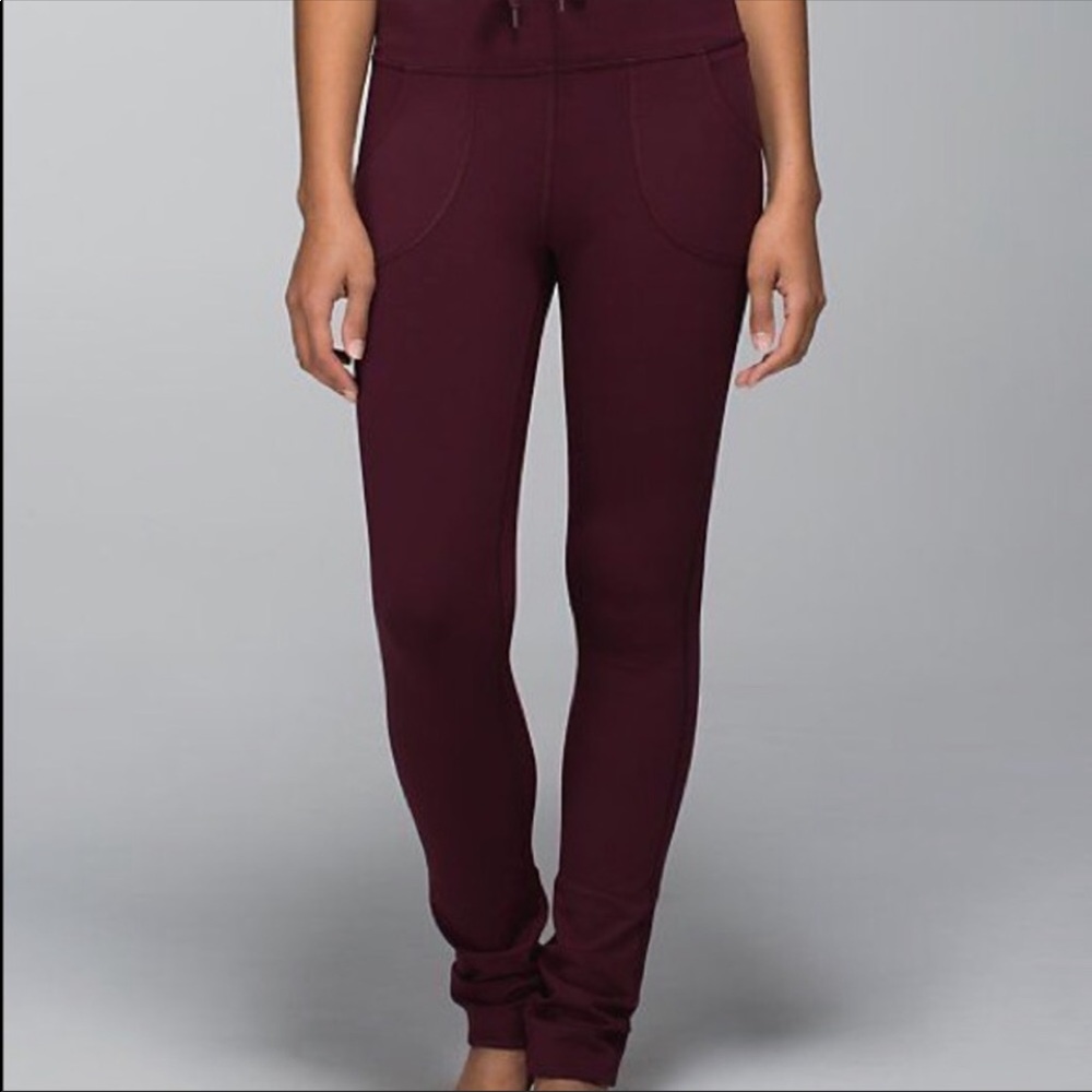 Lululemon Skinny Will Pant size 8 in Maroon